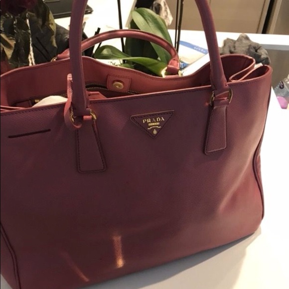 *SOLD*—Prada saffiano bag - Picture 4 of 4